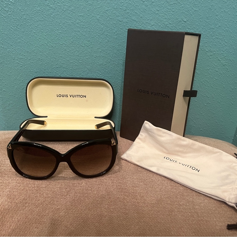 LOUIS VUITTON
Brown Speckling Acetate Frame Hortensia Sunglasses-Z0486W